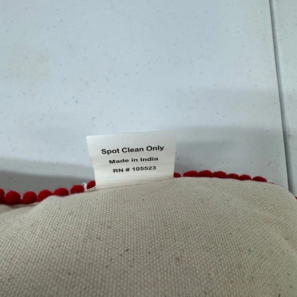 Decorative Embroidered Christmas Throw Pillow With Inside.‎ Size 17